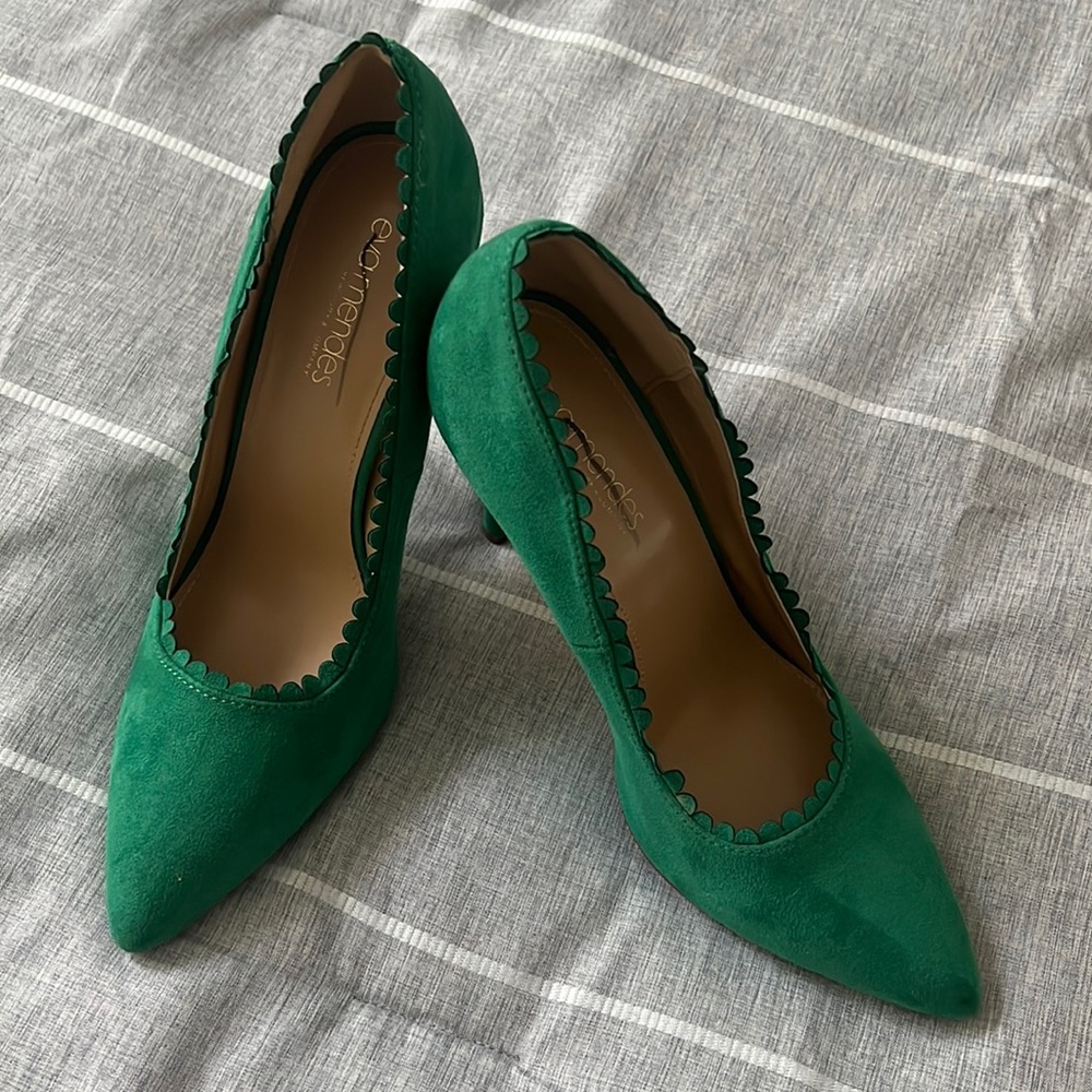 Eva Mendes New York & Company Stilettos 👠
